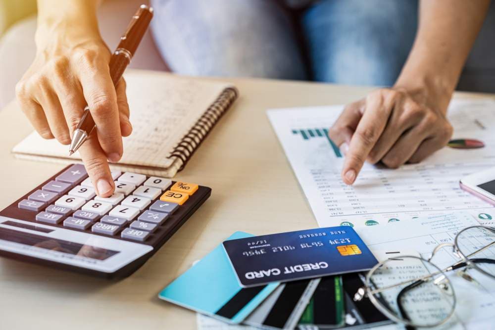 Credit Card Default Wave Hits U.S. Banks